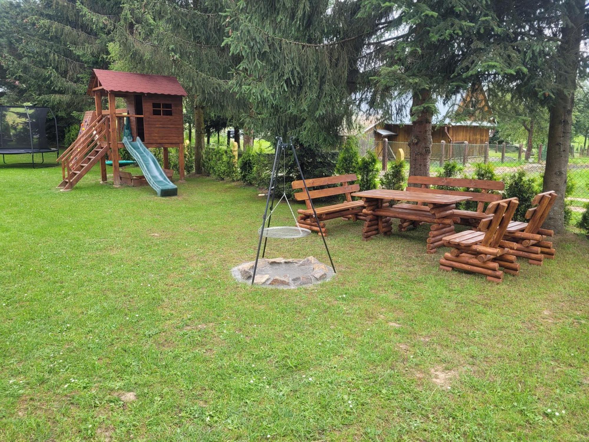 Urocza Kryjowka Ze Spa Lesko Exterior photo